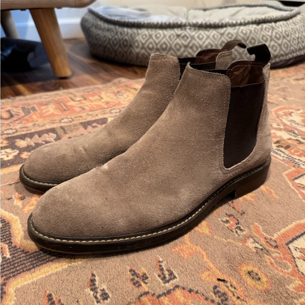1901 Men’s Taupe Suede Chelsea Boots Size 10